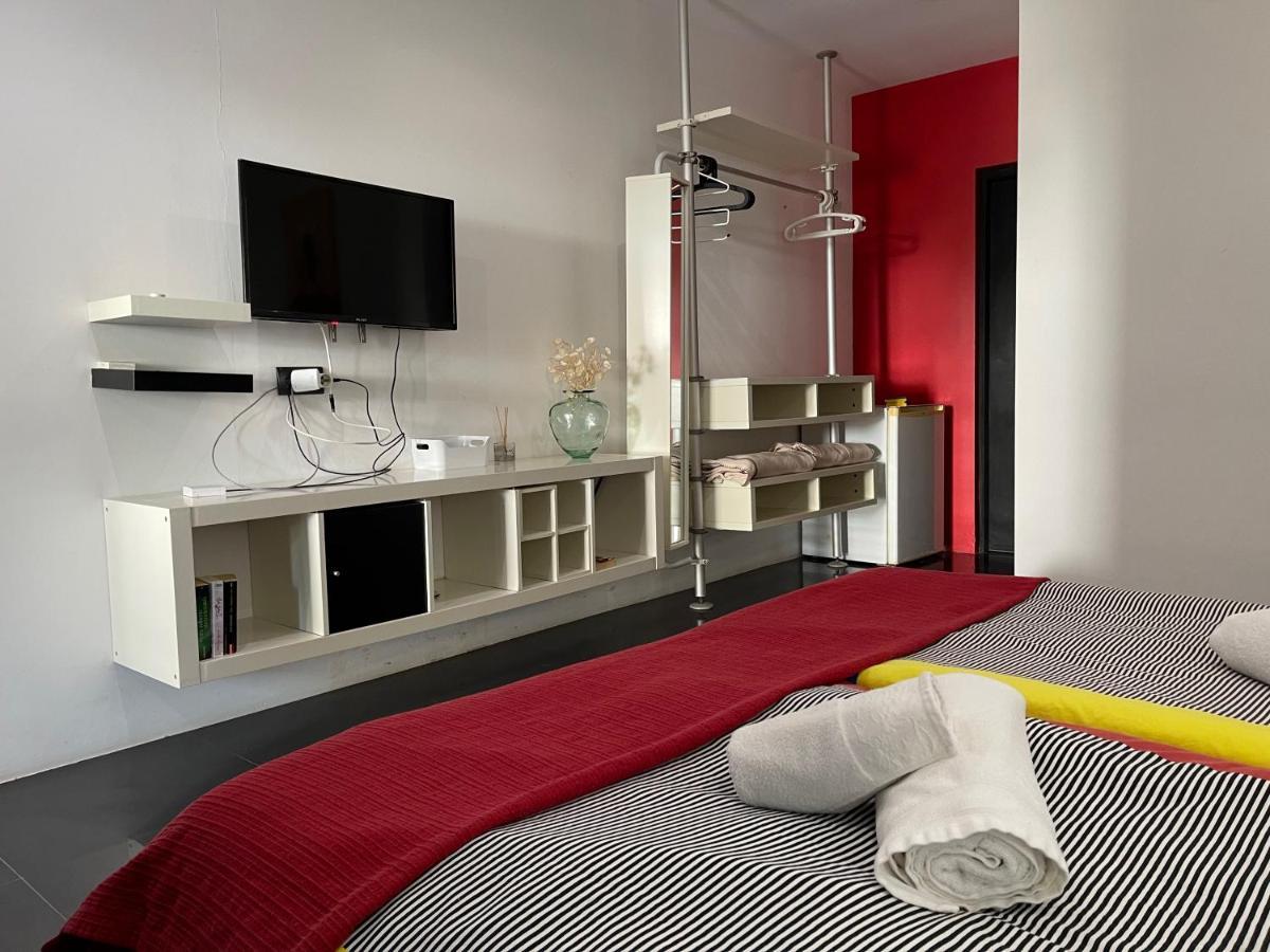 Sea Breeze Apartment *