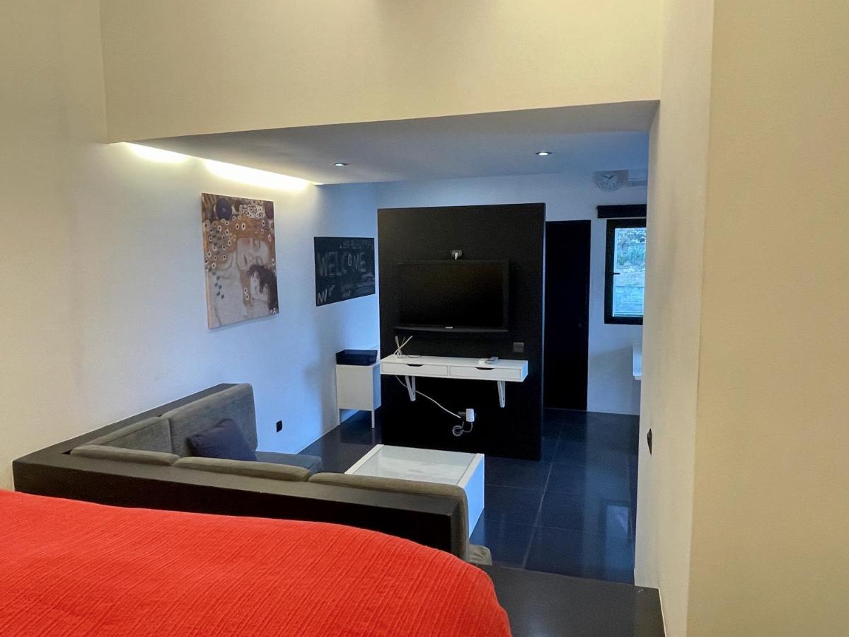 Sea Breeze Apartment *