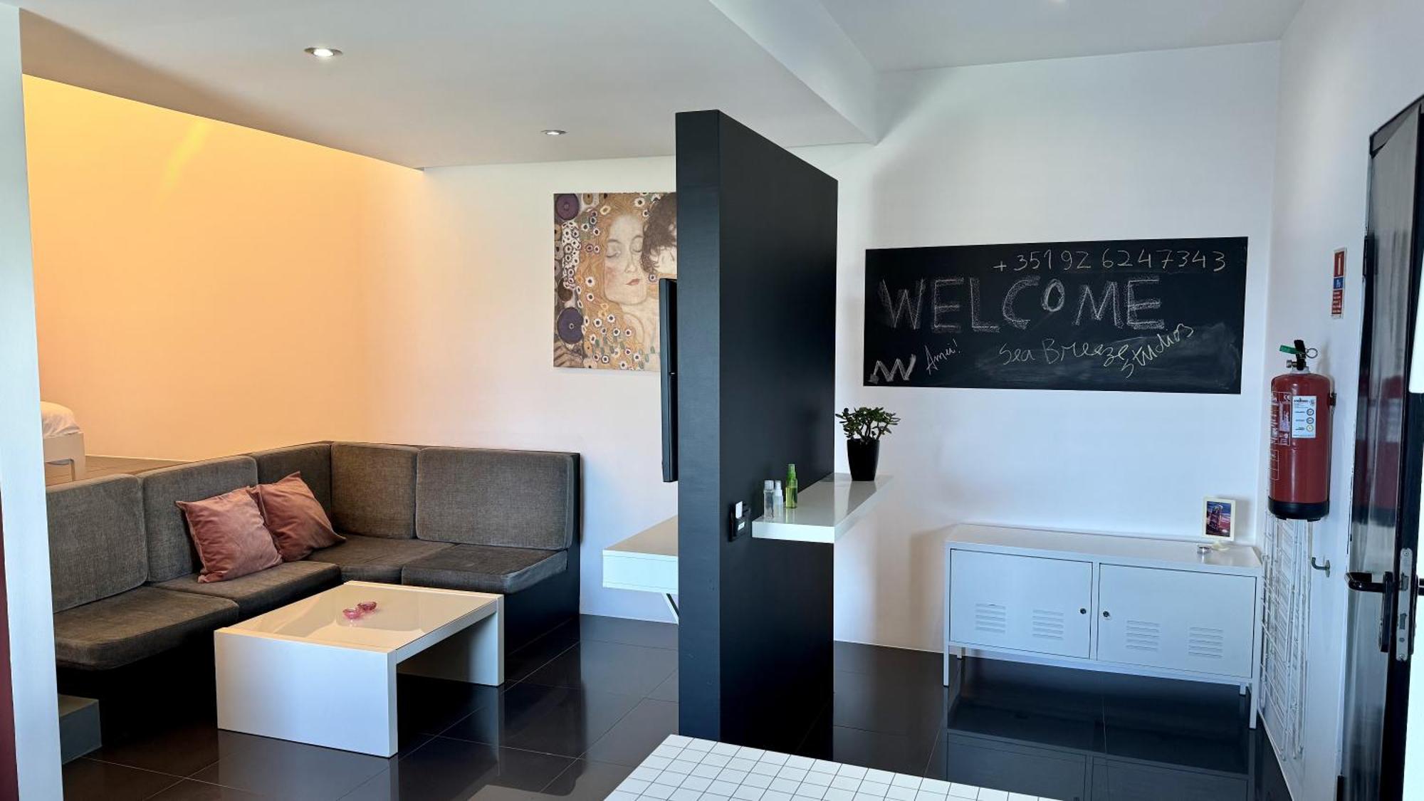 Sea Breeze Apartment *